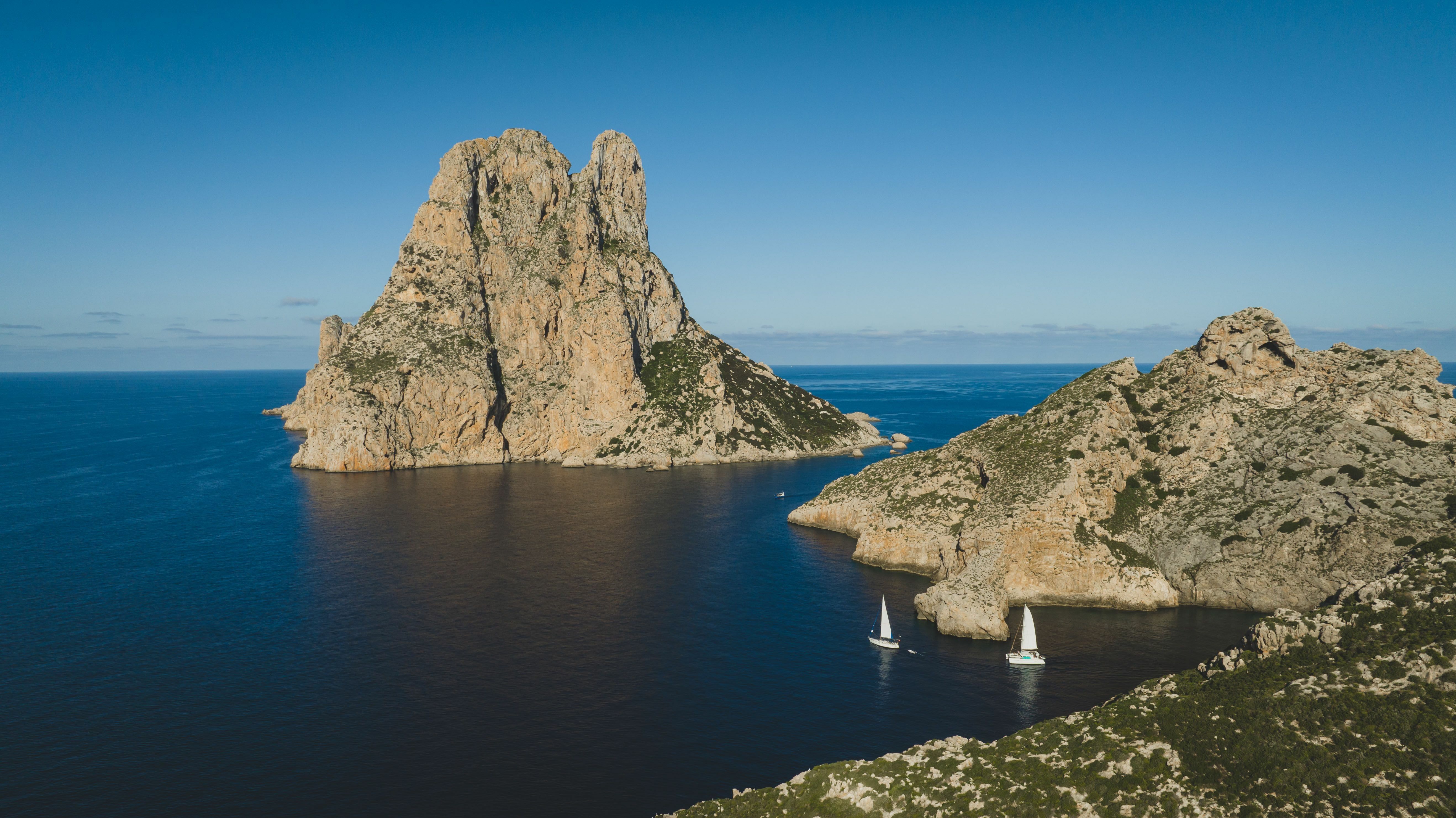 Bavaria 42 Cruiser | Planet Perfecto