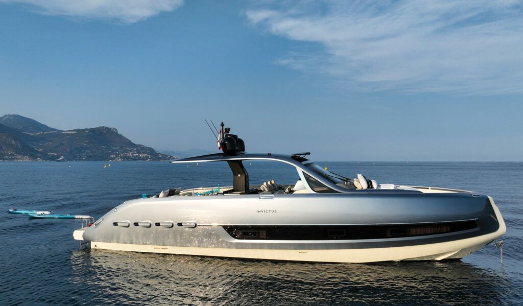 Invictus 46 | Baccarat