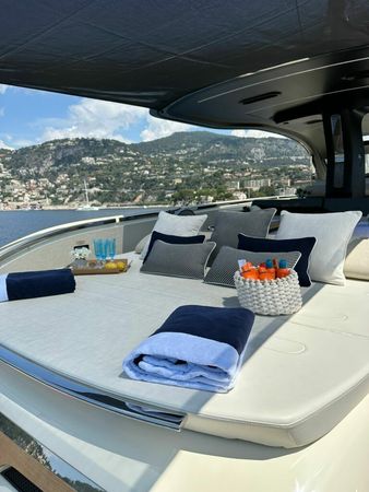 Invictus 46 | Baccarat