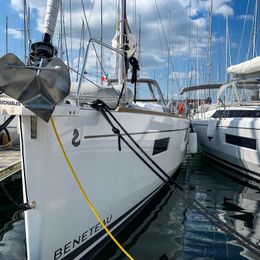 Beneteau Oceanis 38.1 | Les Intouchables