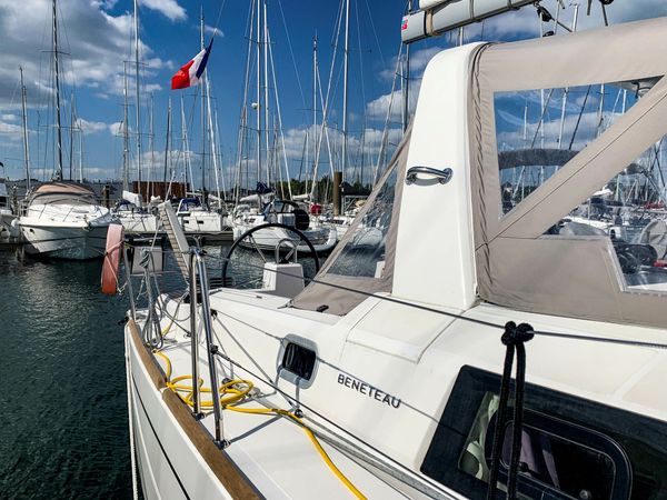 Beneteau Oceanis 38.1 | Les Intouchables