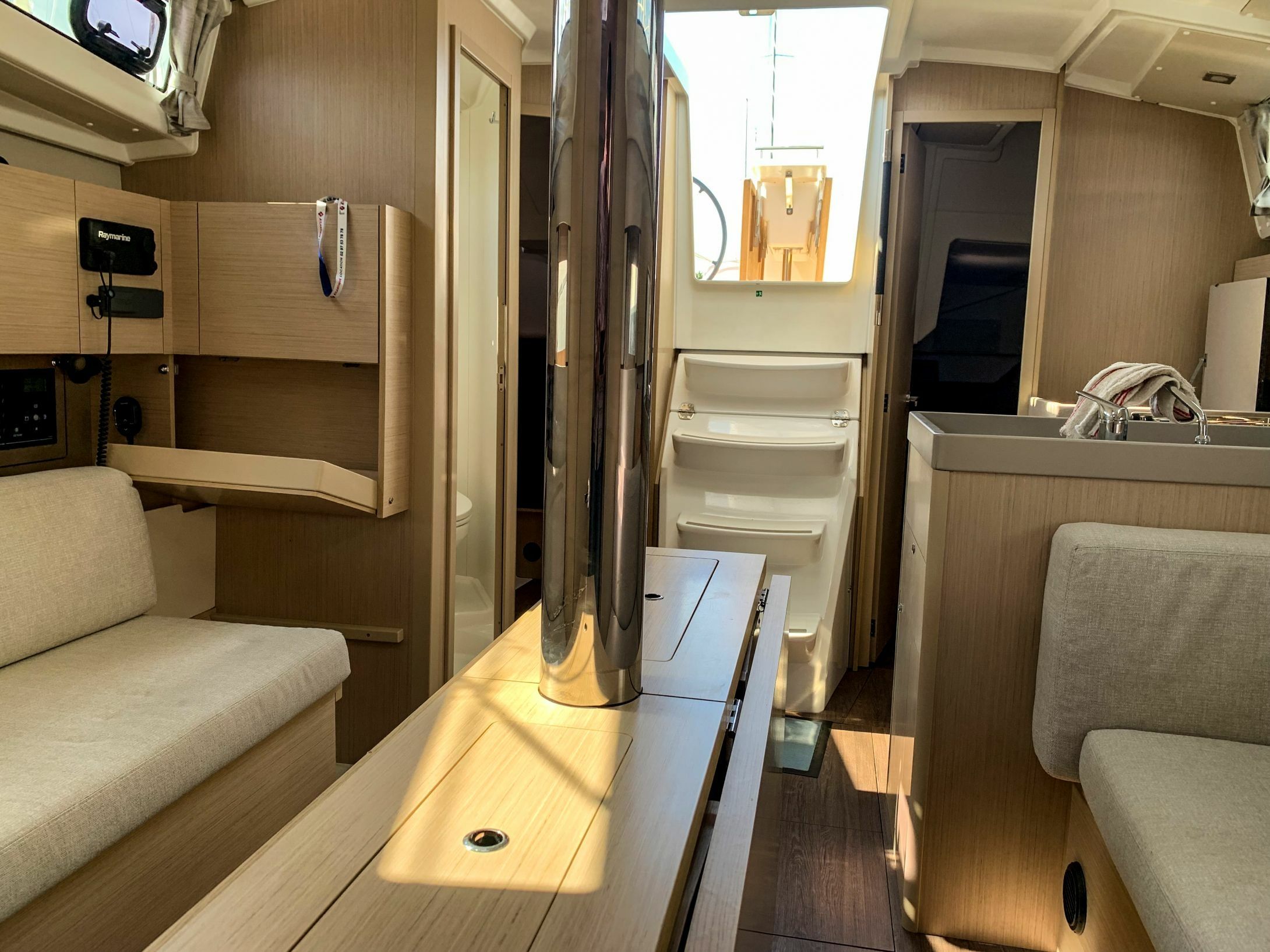 Beneteau Oceanis 38.1 | Les Intouchables