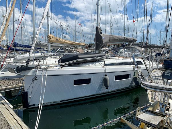 Beneteau Oceanis 34.1 | Luna
