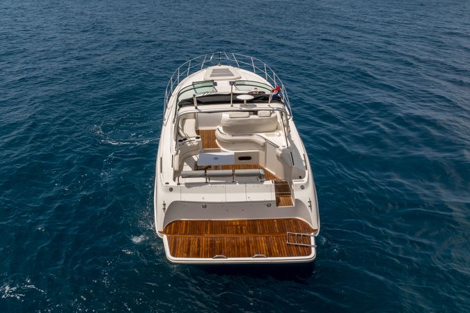 Silverton 360 Express | Laura