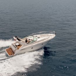 Silverton 360 Express | Laura