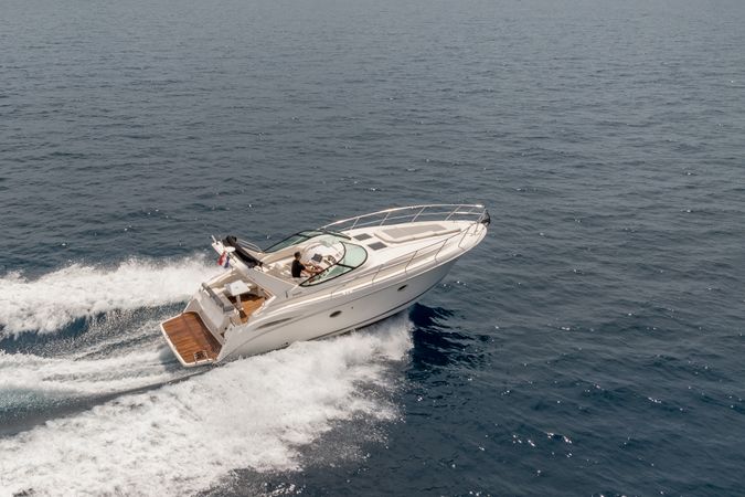 Silverton 360 Express | Laura