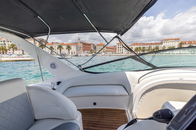 Silverton 360 Express | Laura