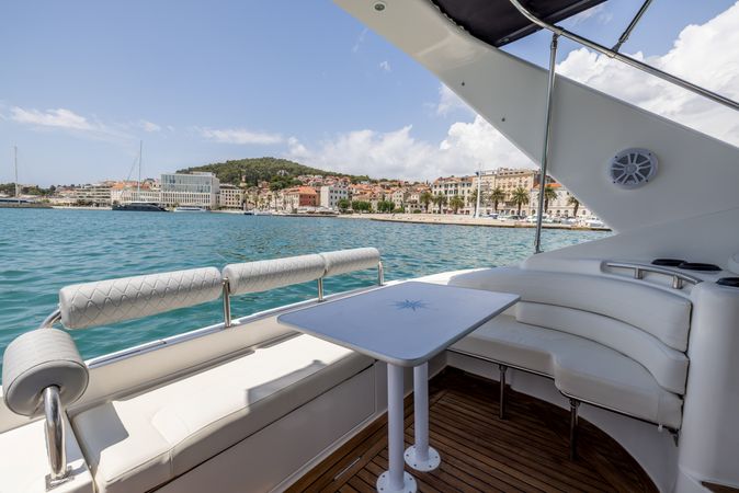 Silverton 360 Express | Laura