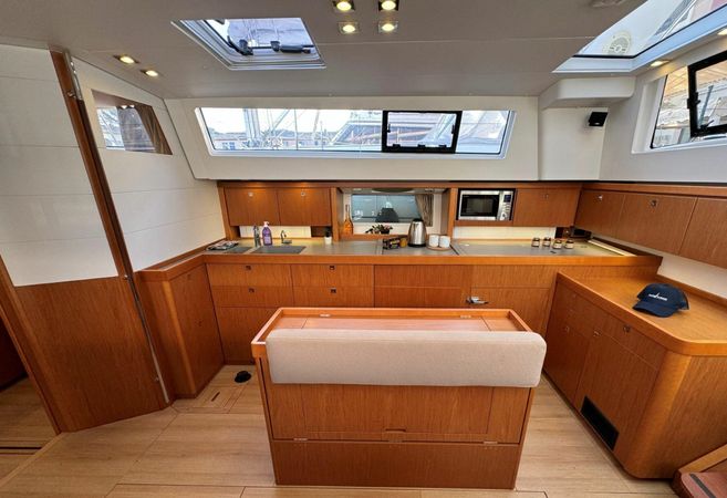 Beneteau Sense 50 | Hadi Hadi