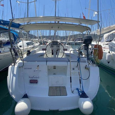 Beneteau Oceanis 34 | Aquamarine