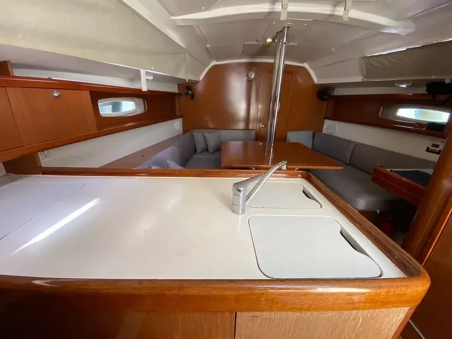 Beneteau Oceanis 34 | Aquamarine