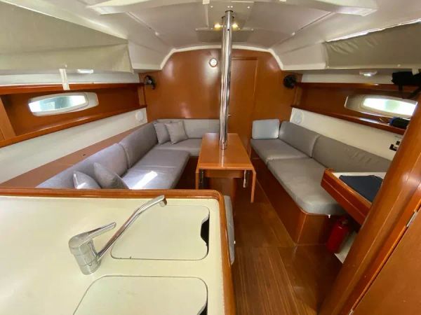 Beneteau Oceanis 34 | Aquamarine