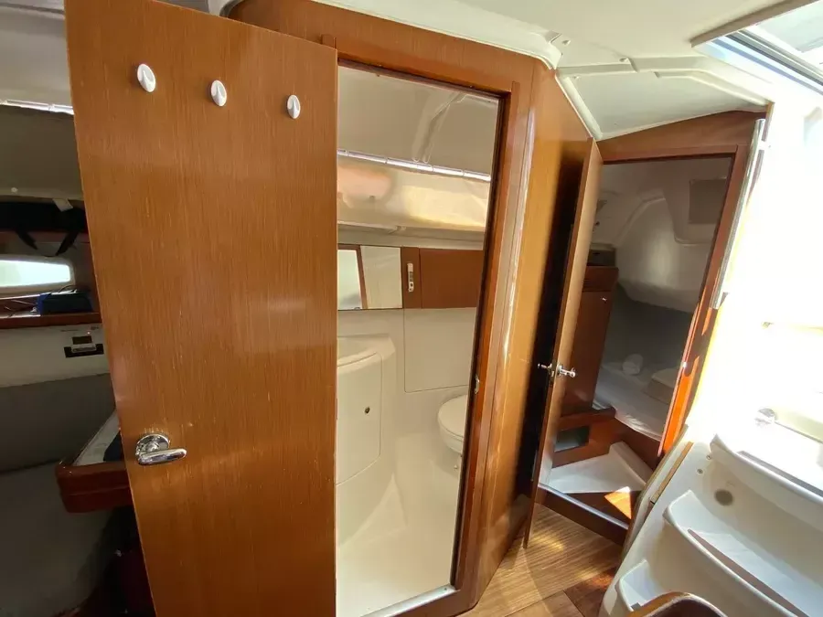Beneteau Oceanis 34 | Aquamarine