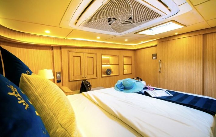 Custom Built 49 | Arrow