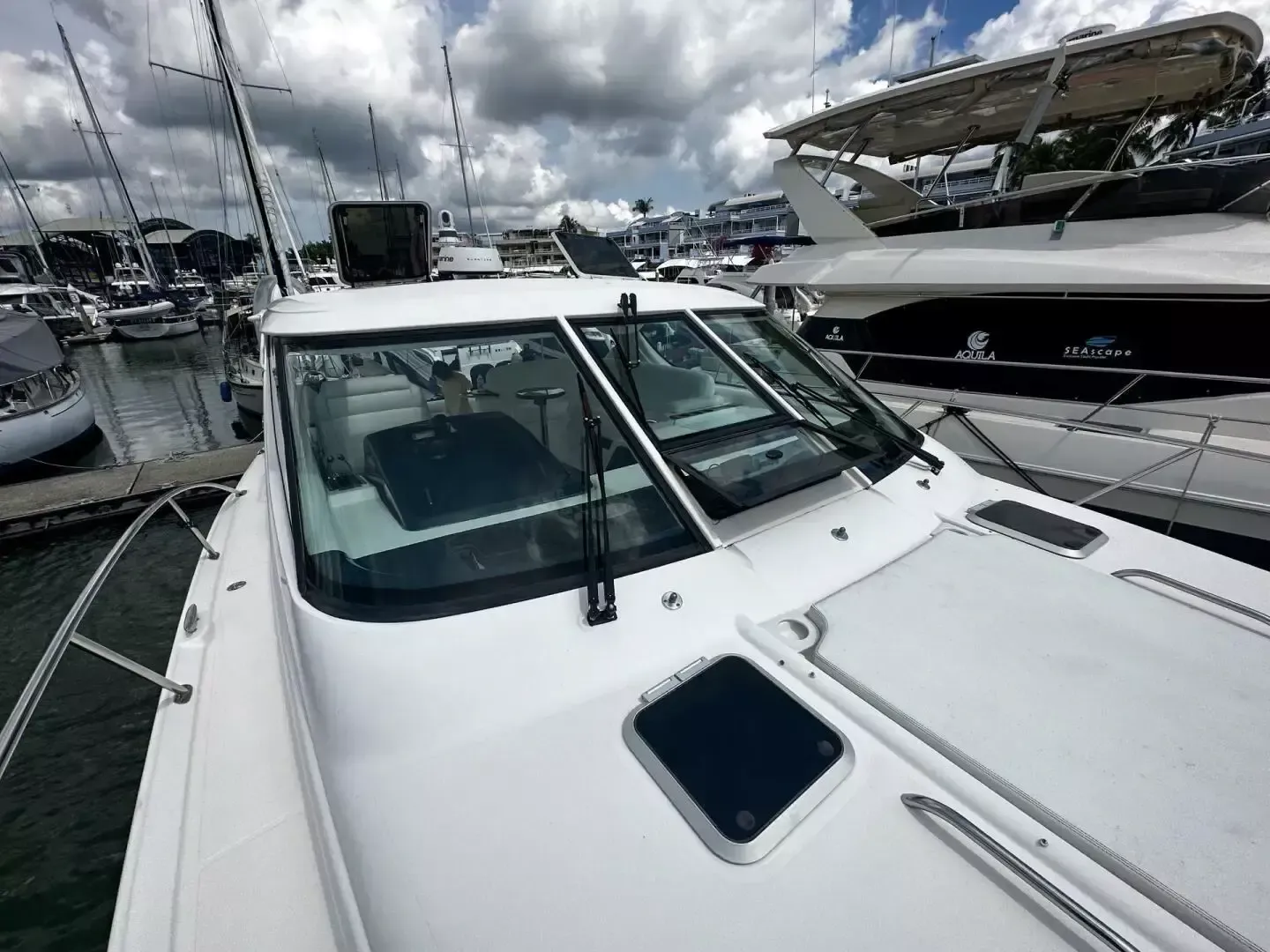 Tiara 43 | Crystal