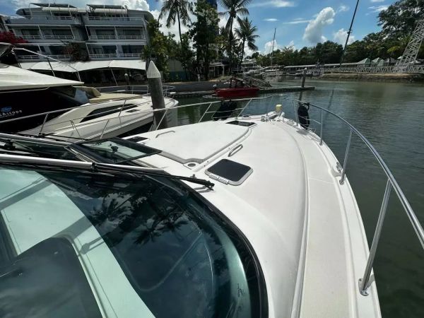 Tiara 43 | Crystal