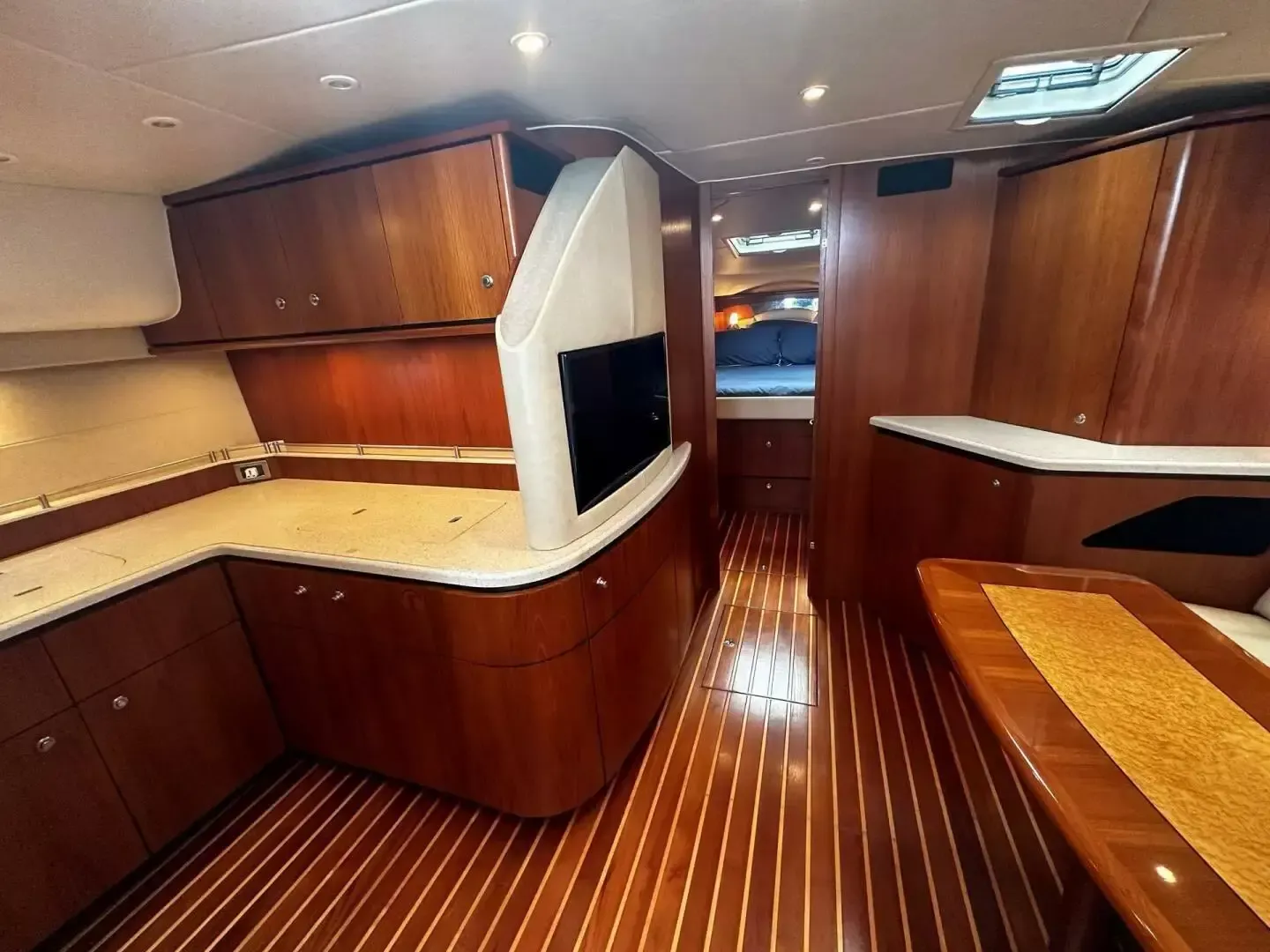 Tiara 43 | Crystal