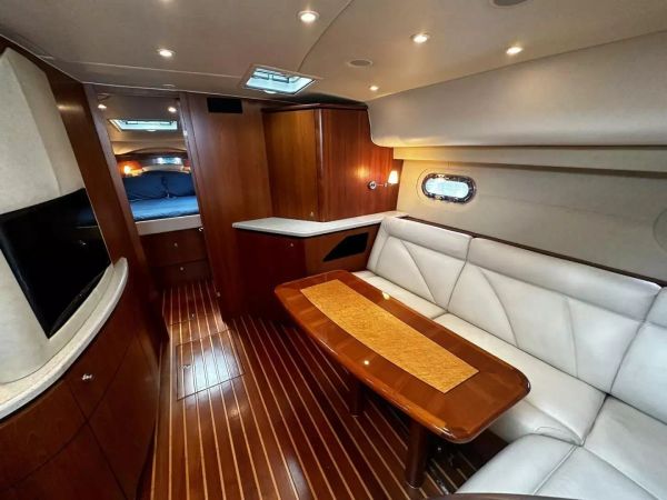 Tiara 43 | Crystal