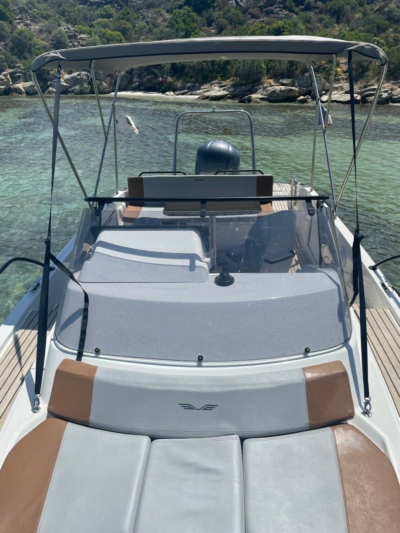 Beneteau Flyer 8 | Dauphin 1