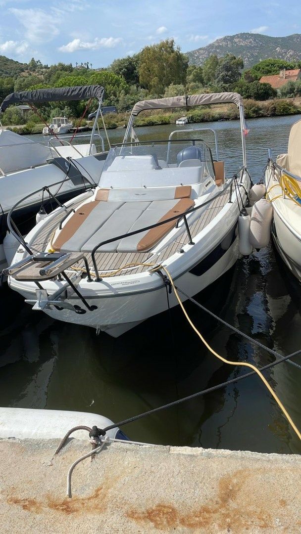 Beneteau Flyer 8 | Dauphin 1