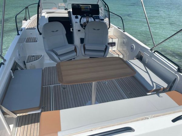 Beneteau Flyer 8 | Dauphin 1