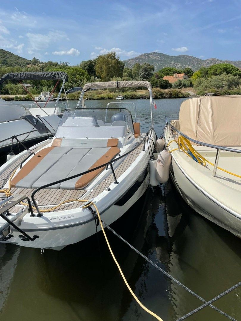 Beneteau Flyer 8 | Dauphin 1