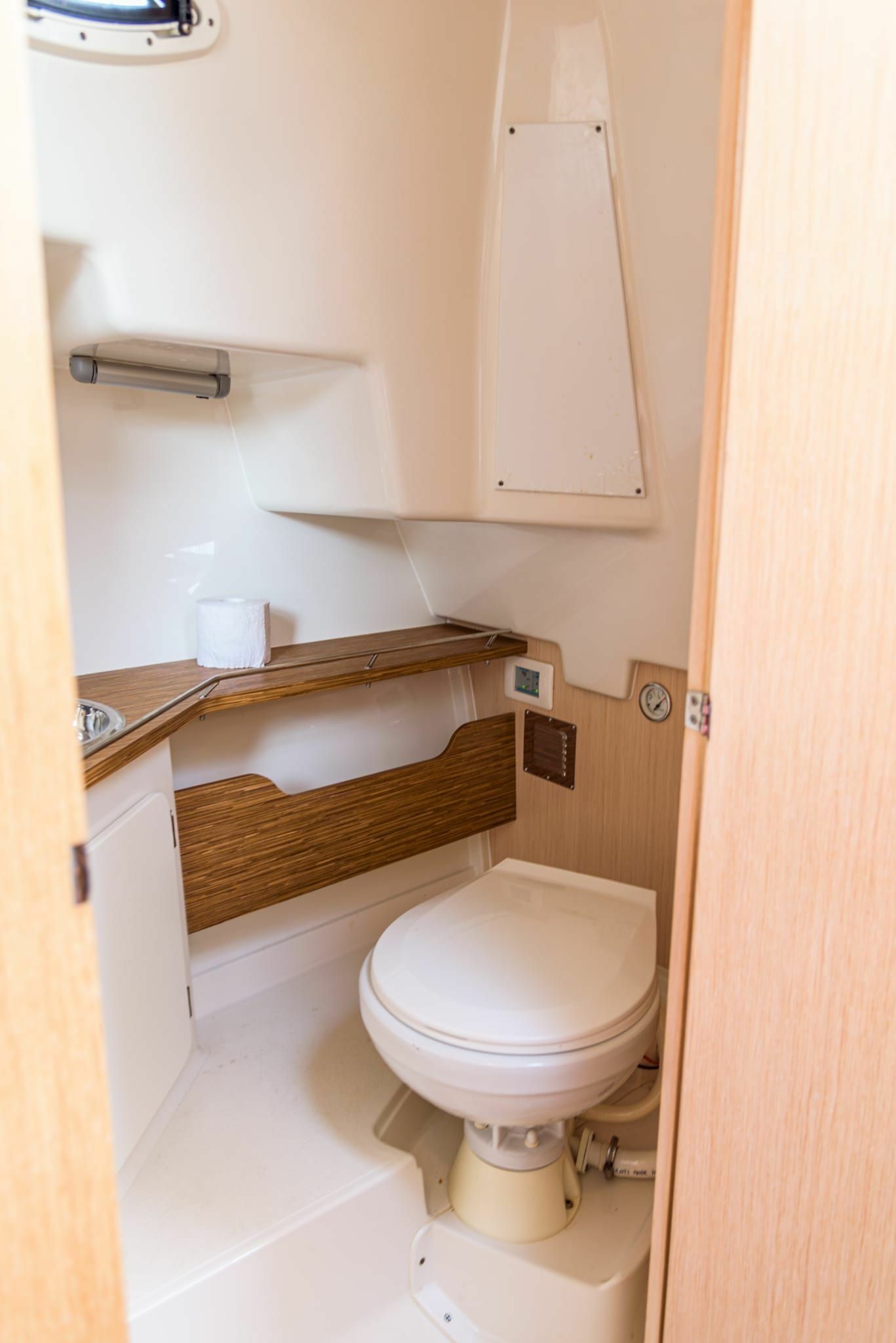 Atlantic Marine Suncruiser 805 | 13