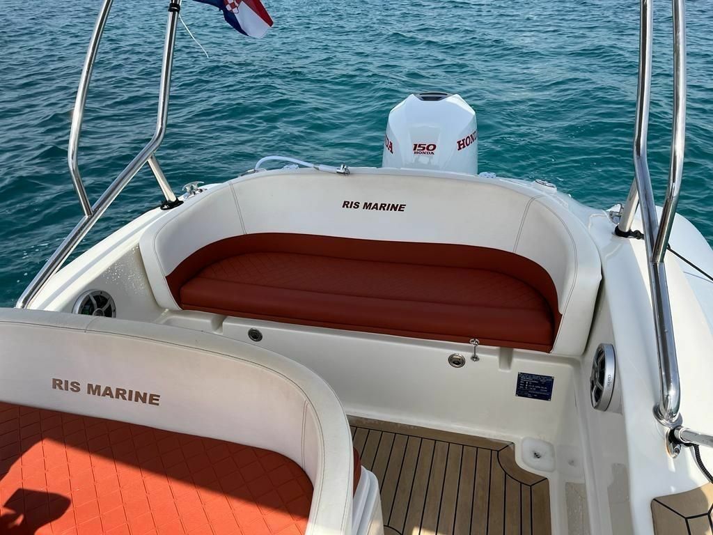 RIS Marine Exclusive 650 | 22