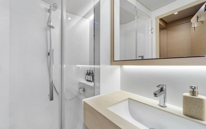 Lagoon 55 | Evenstar