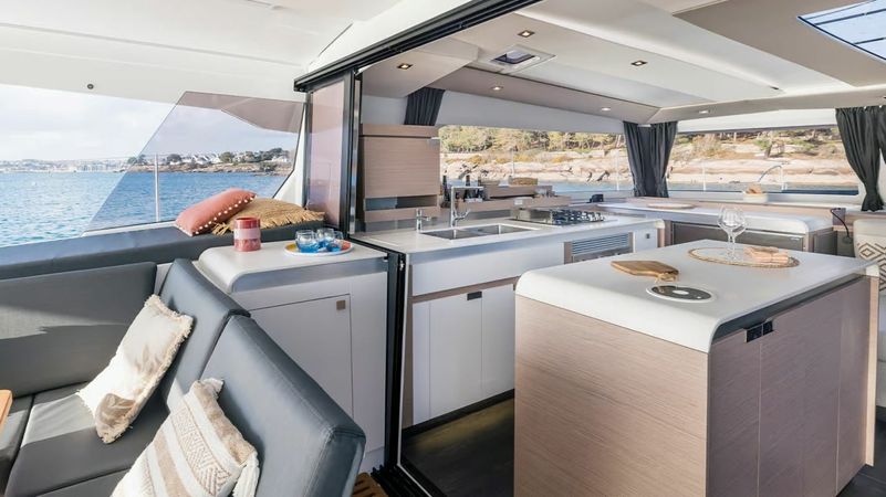 Fountaine Pajot Aura 51 | Dede