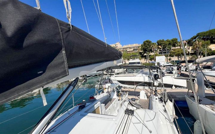 Beneteau Oceanis 30.1 | Jeep
