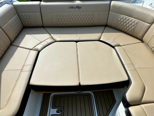 Sea Ray 250 | 24