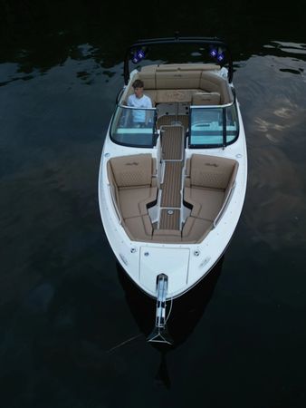 Sea Ray 250 | 24