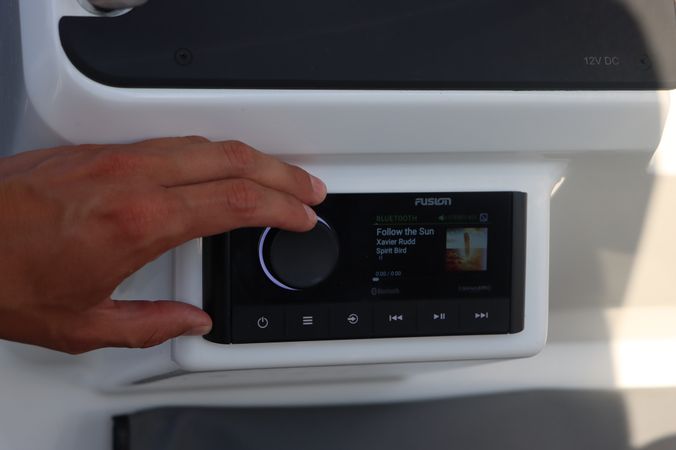 Quarken 27 T-Top | Koi