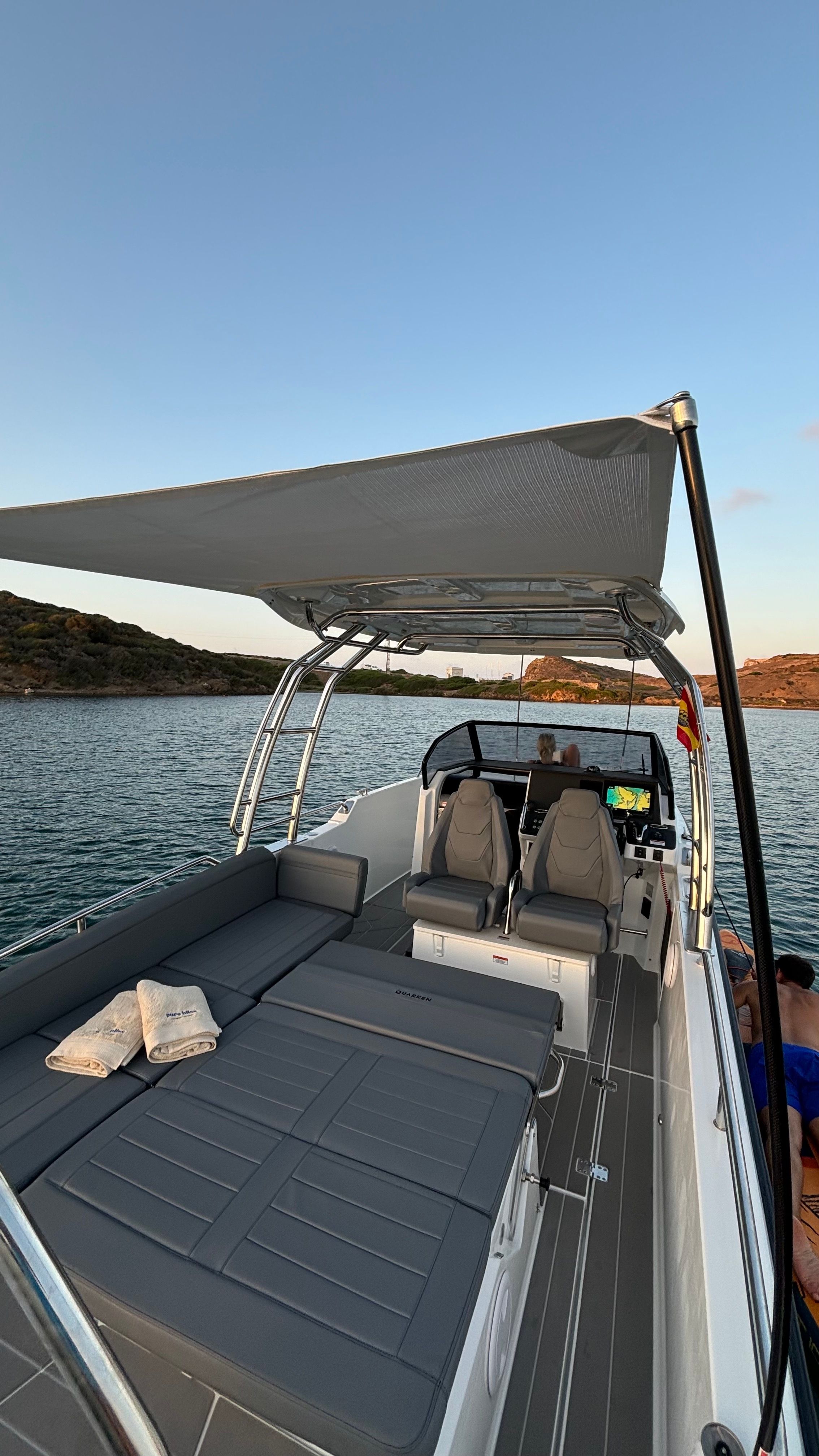 Quarken 27 T-Top | Koi