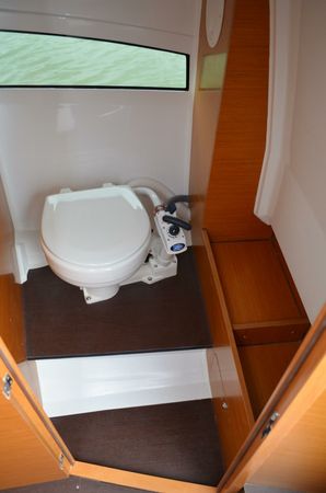 Jeanneau Cap Camarat 7.5 | Luci