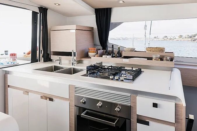Fountaine Pajot Aura 51 | Kali 2 - Luxury Aeolian