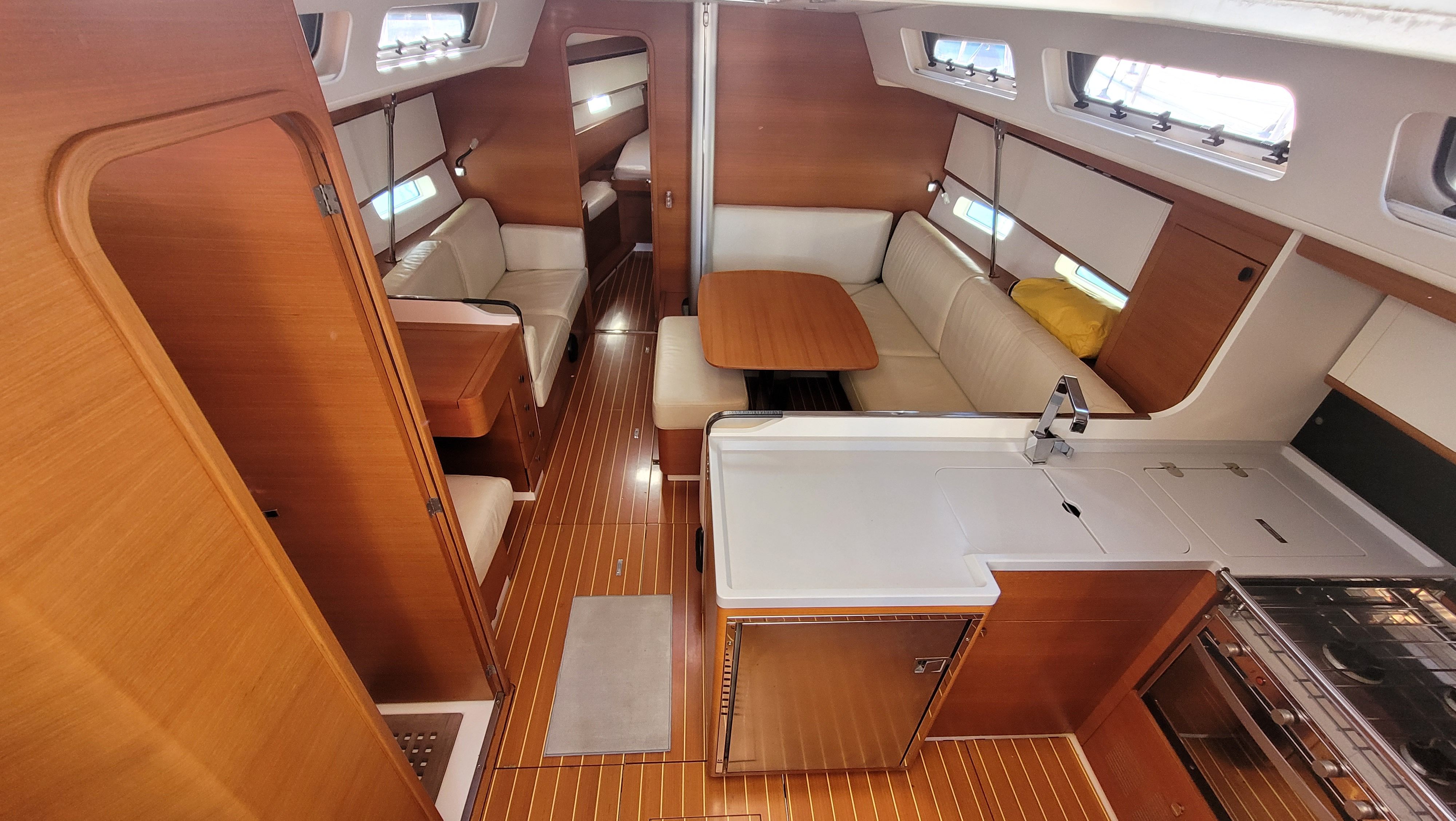 Italia Yachts 13.98 | Papillon