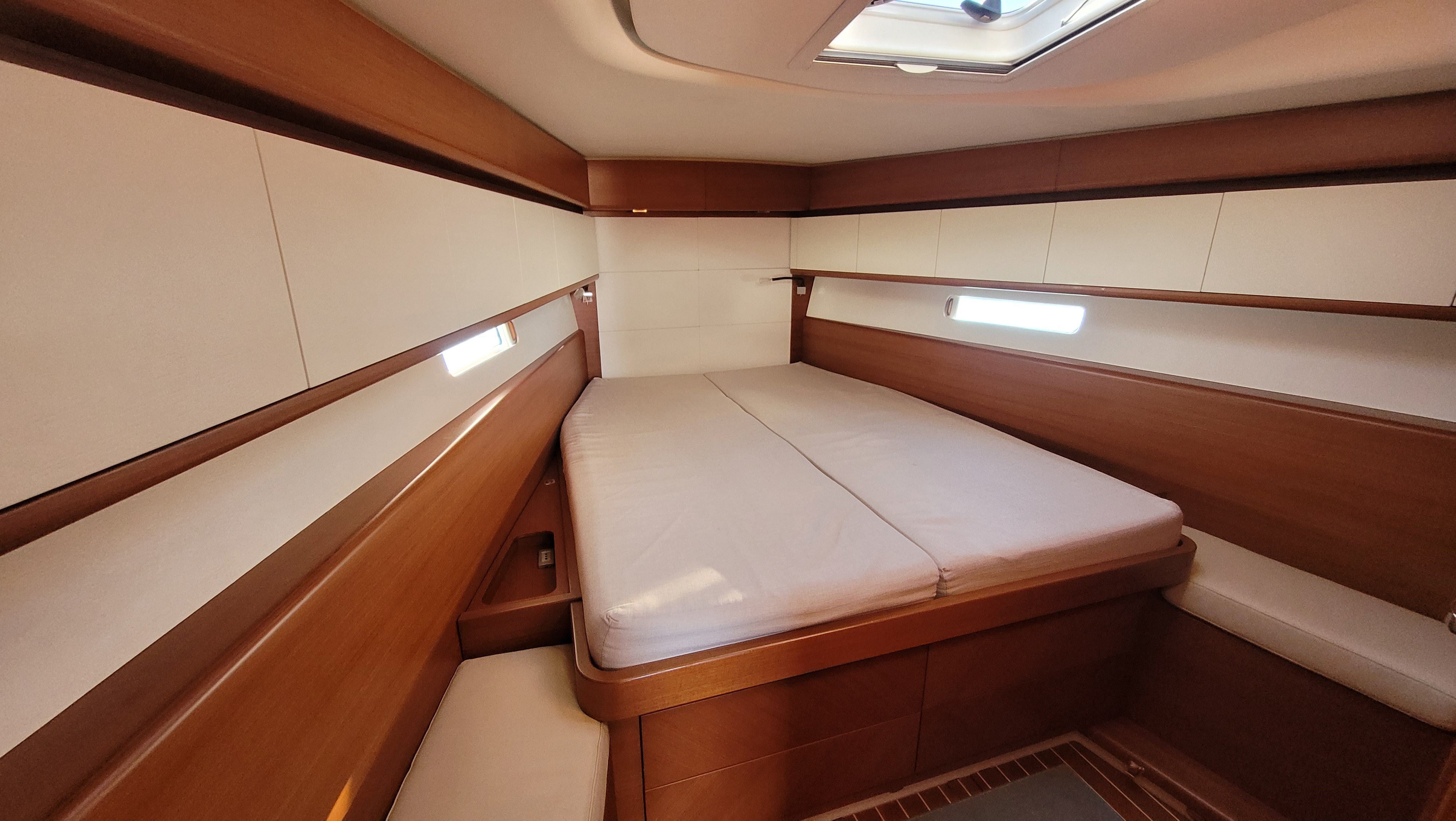 Italia Yachts 13.98 | Papillon