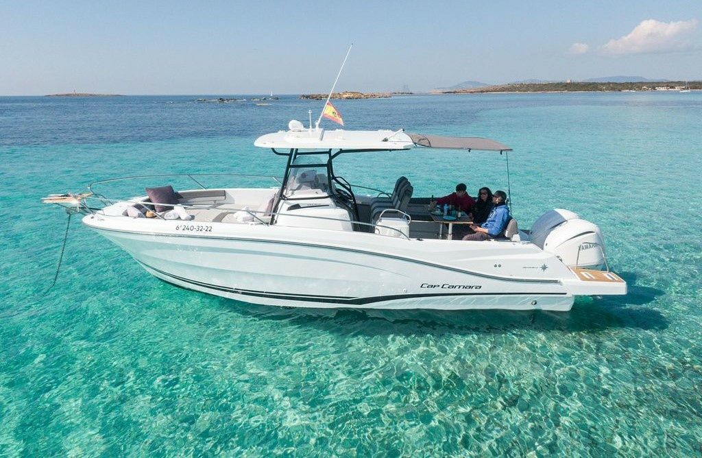 Jeanneau Cap Camarat 9.0 CC | Helms 1