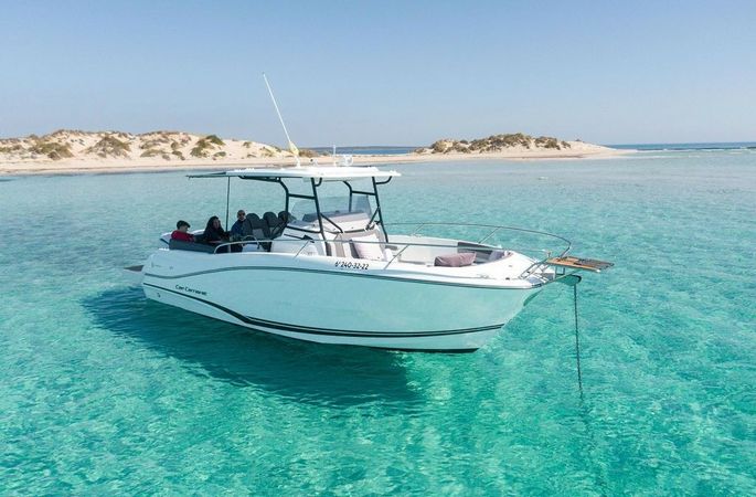 Jeanneau Cap Camarat 9.0 CC | Helms 1