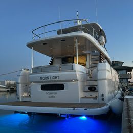 Azimut 66 | Moon light