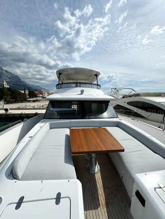 Azimut 66 | Moon light