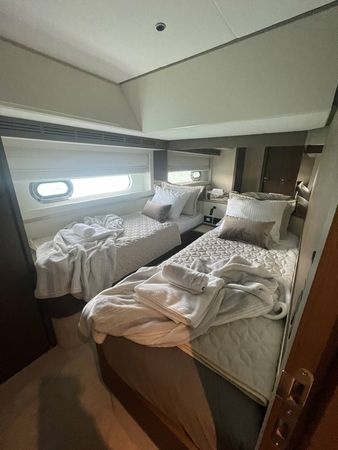 Azimut 66 | Moon light