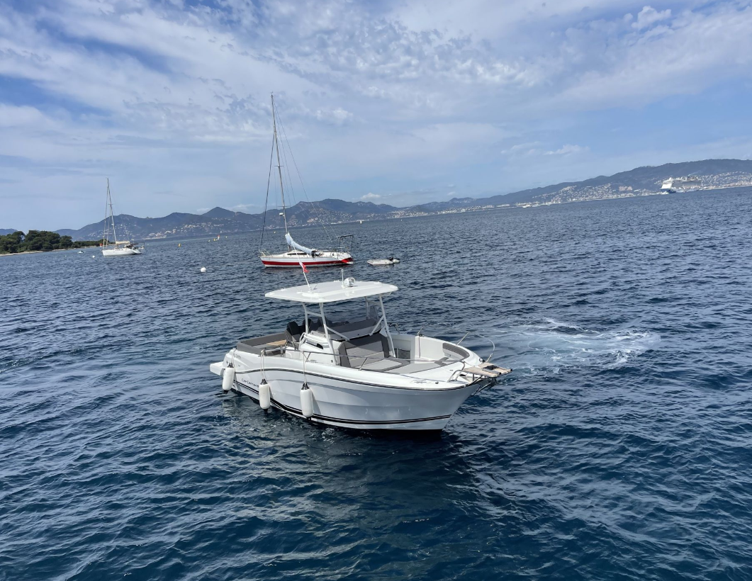 Jeanneau Cap Camarat 9.0 CC | 4 Ever