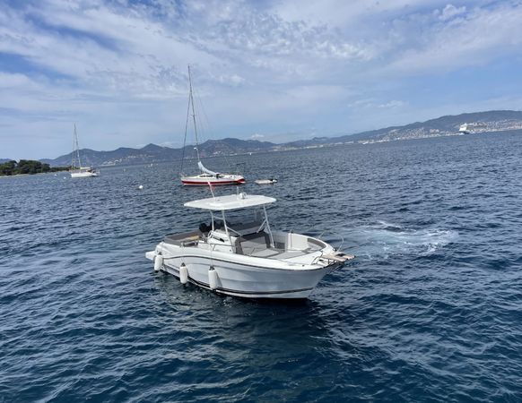 Jeanneau Cap Camarat 9.0 CC | 4 Ever