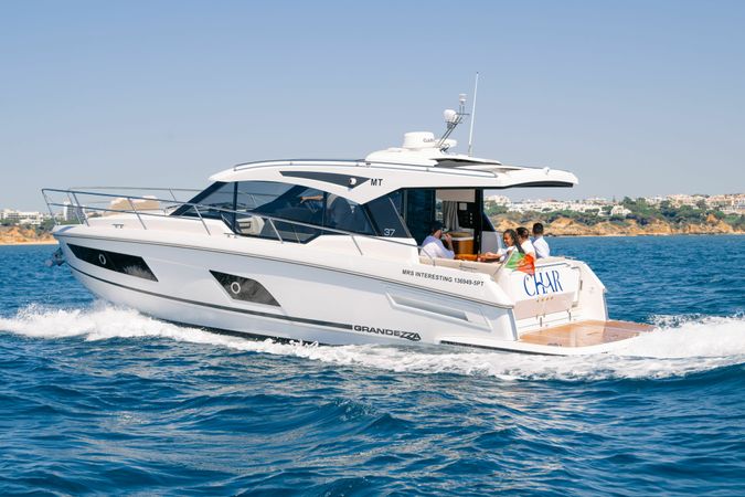 Grandezza 37CA | Mrs. Interesting