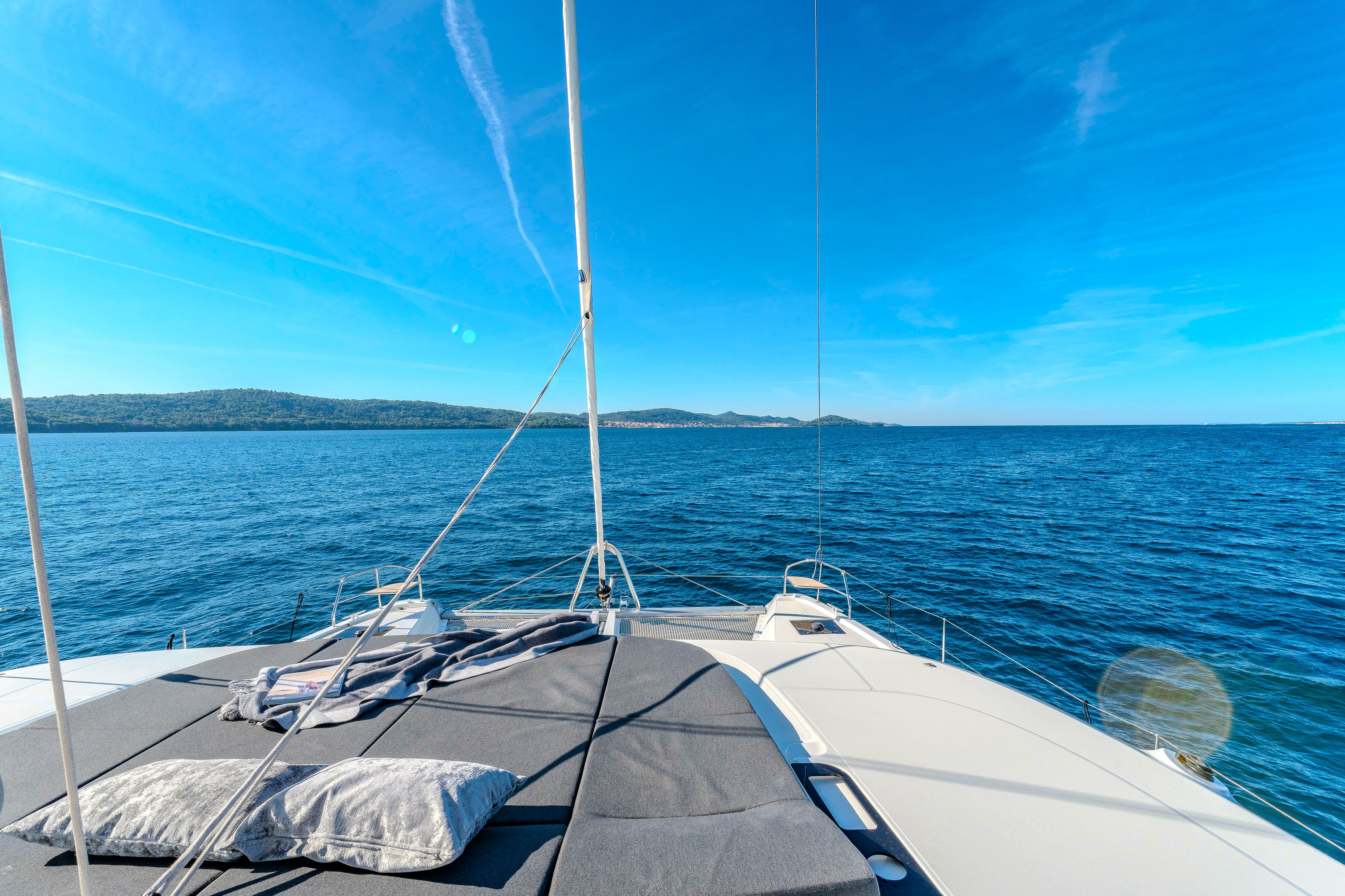 Lagoon 55 | Black Caviar