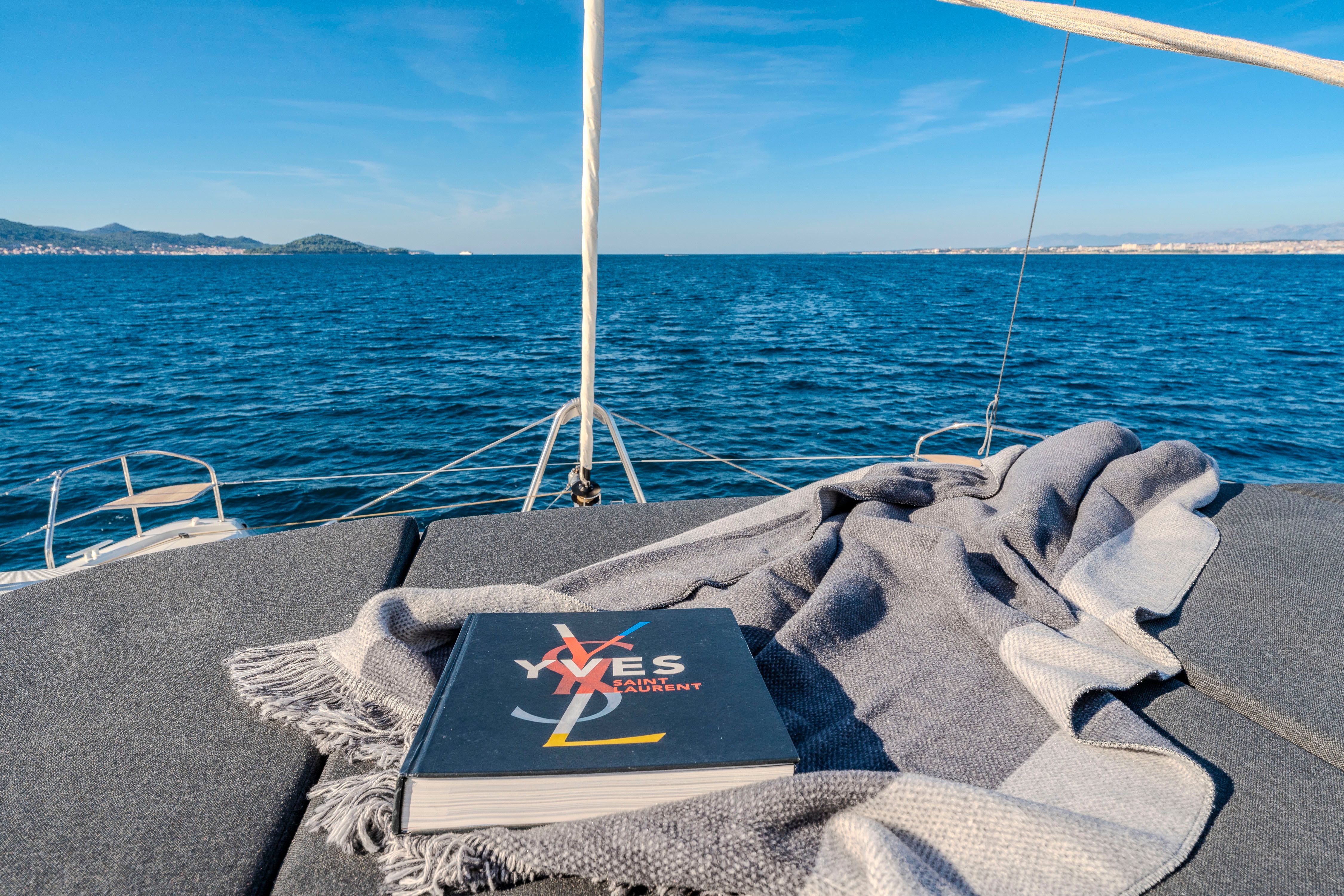 Lagoon 55 | Black Caviar