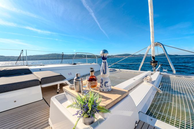 Lagoon 55 | Black Caviar